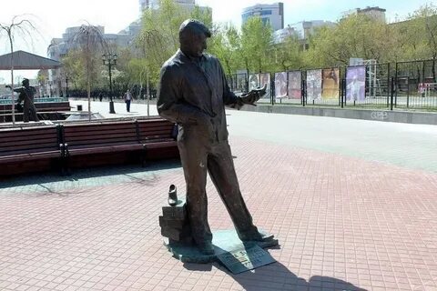 Памятник букину