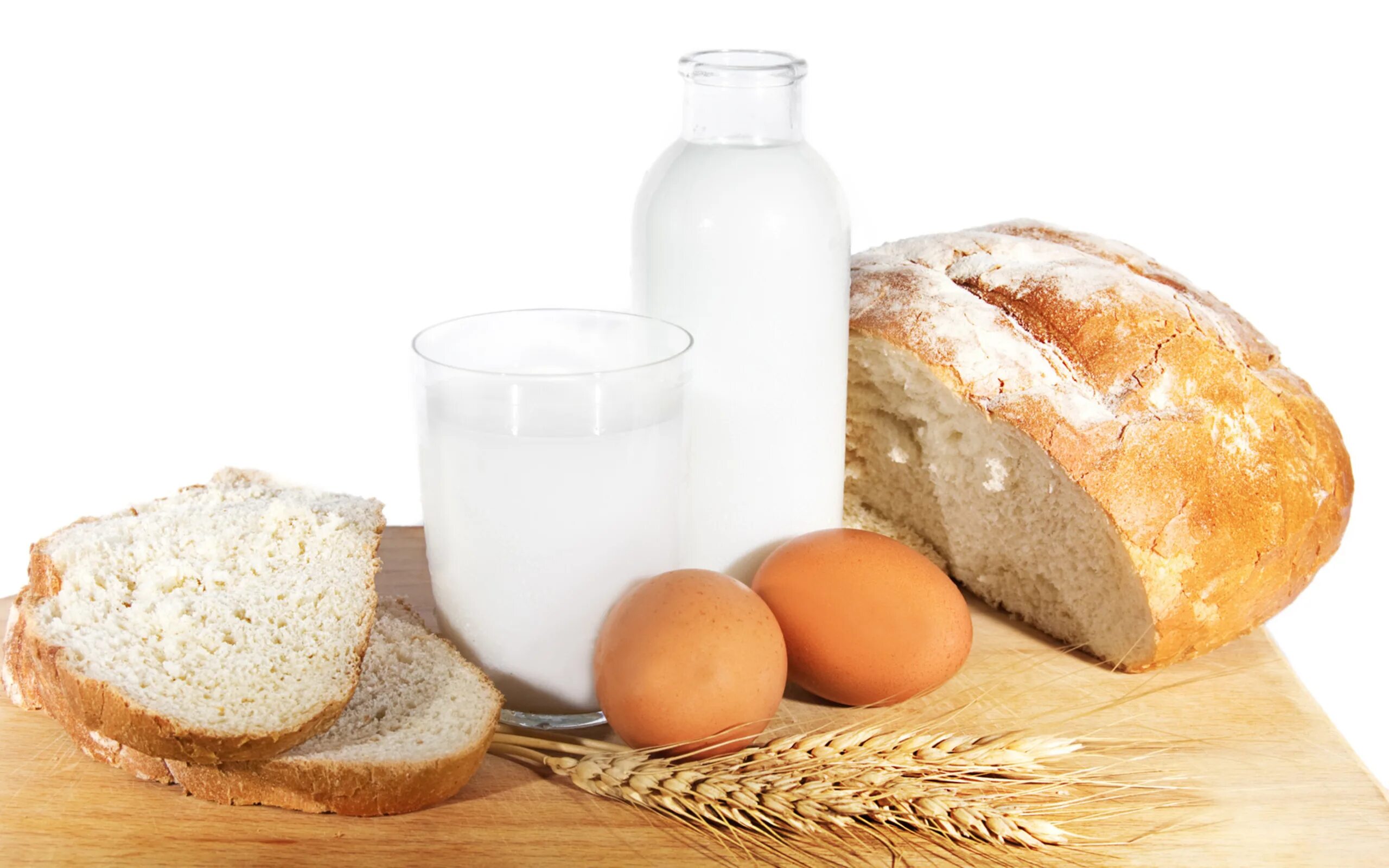 Еда вода хлеб. Хлеб и молоко. Хлеб молоко яйца. Мясо молоко хлеб. Молоко и яйца.