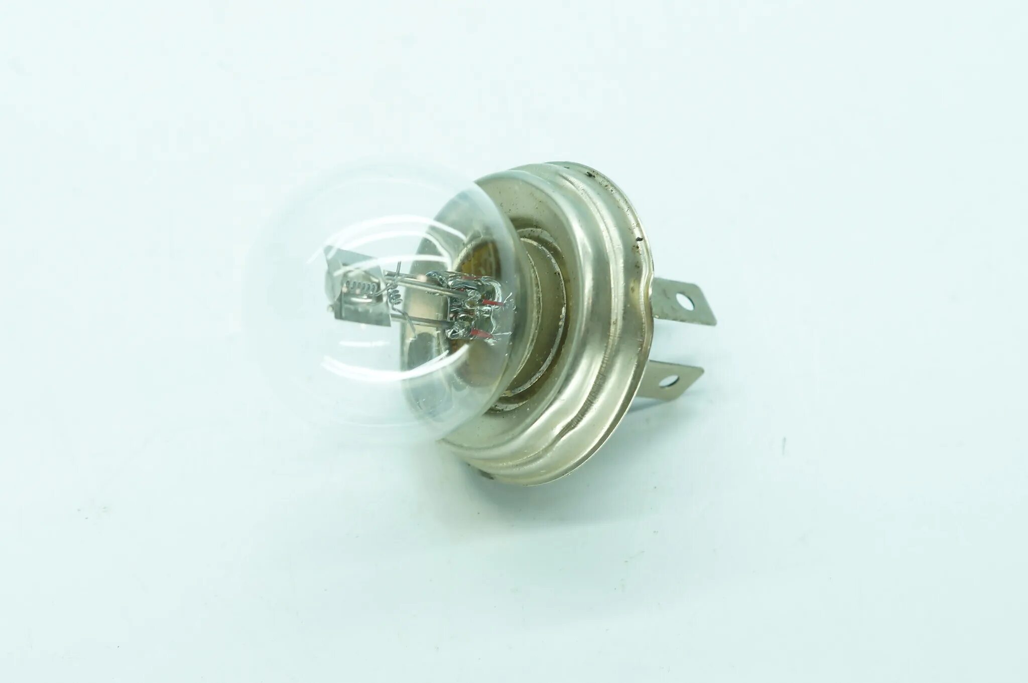 Лампа r2 12v 45/40w p45t. Автолампа а24. 24v 55 50w. Лампа 24v r2 55\50. Лампа r2 24v 55/50w.