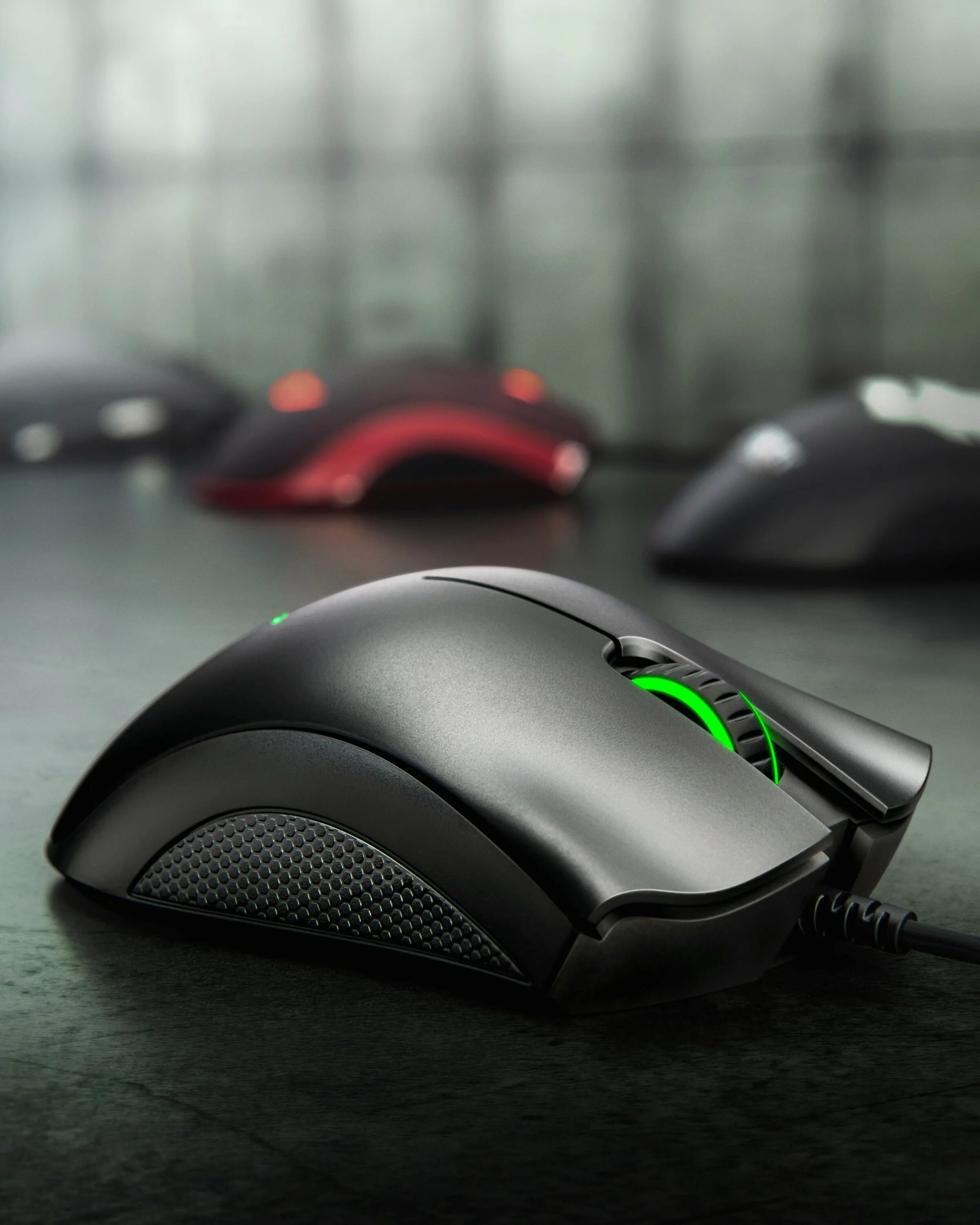 Razer deathadder essential какой сенсор. Мышь проводная razer deathadder essential черный. Razer deathadder v2. Мышка razer deathadder белая. Глайдер для razer deathadder.