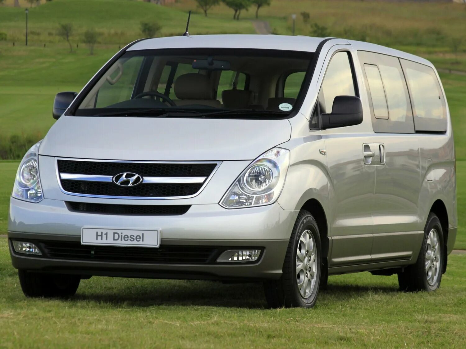 Автомобиль h 1. Hyundai Starex h1. Hyundai h1 Grand Starex. Hyundai h-1. Hyundai Grand Starex н1.