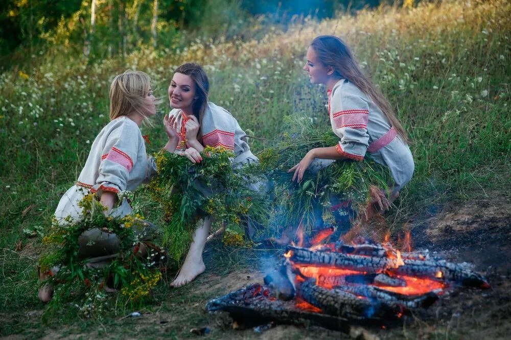 праздник ивана купала в 2023. обряды девушек. обряды девушек. кельтский праздник лита летнее солнцестояние. праздник ивана купалы на руси.