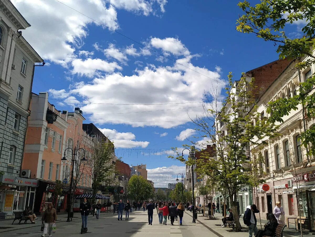 Саратов на какой улице находится. Саратов центр. Саратов центр города. Саратов центр старый город. Проспект в центре Саратова.