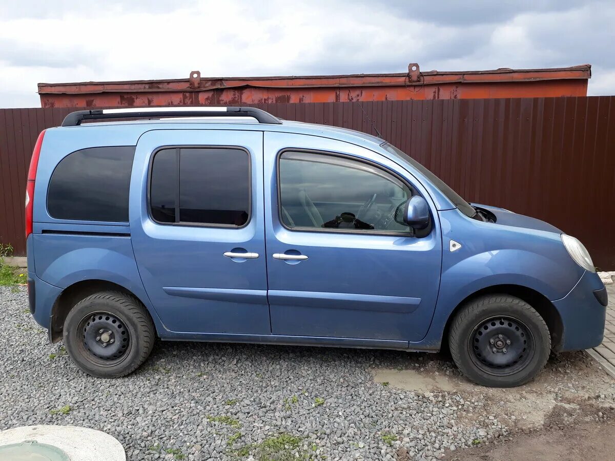 Купить б/у Renault Kangoo I Рестайлинг 1.4 MT (75 л.с.) бензин механика в Яросла
