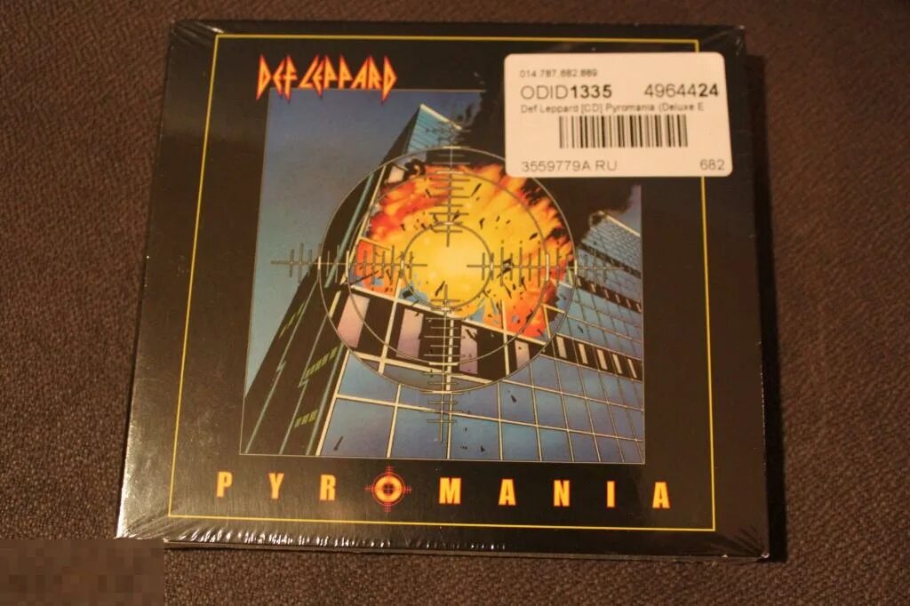 Pyromania def leppard. Def Leppard Pyromania 1983. Обложка CD Def Leppard - Pyromania. Pyromania Def Leppard Hystory Cover Front. Осенние ритмы 83 пластинка.