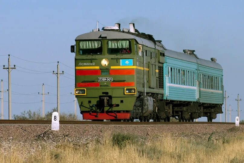 Вл80т 6074. Электричка экибастуз. Тепловоз с пассажирскими вагонами. Электричка экибастуз. Электричка экибастуз.