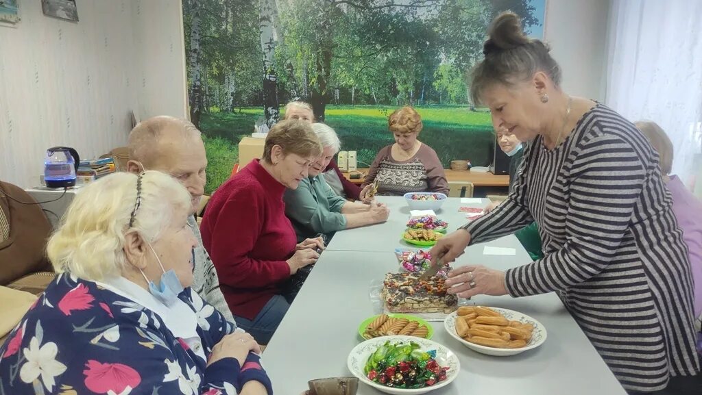 Школа пожилых людей. Школа пожилого человека. Школа для пенсионеров. Школа для пожилых. Школа пожилого возраста картинки.