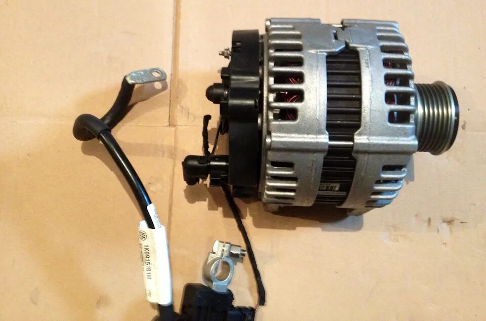 Geely emgrand генератора. Генератор на джили тугелла. Генератор geely emgrand ec7 1. Разъем генератора geely mk. Geely emgrand генератора.