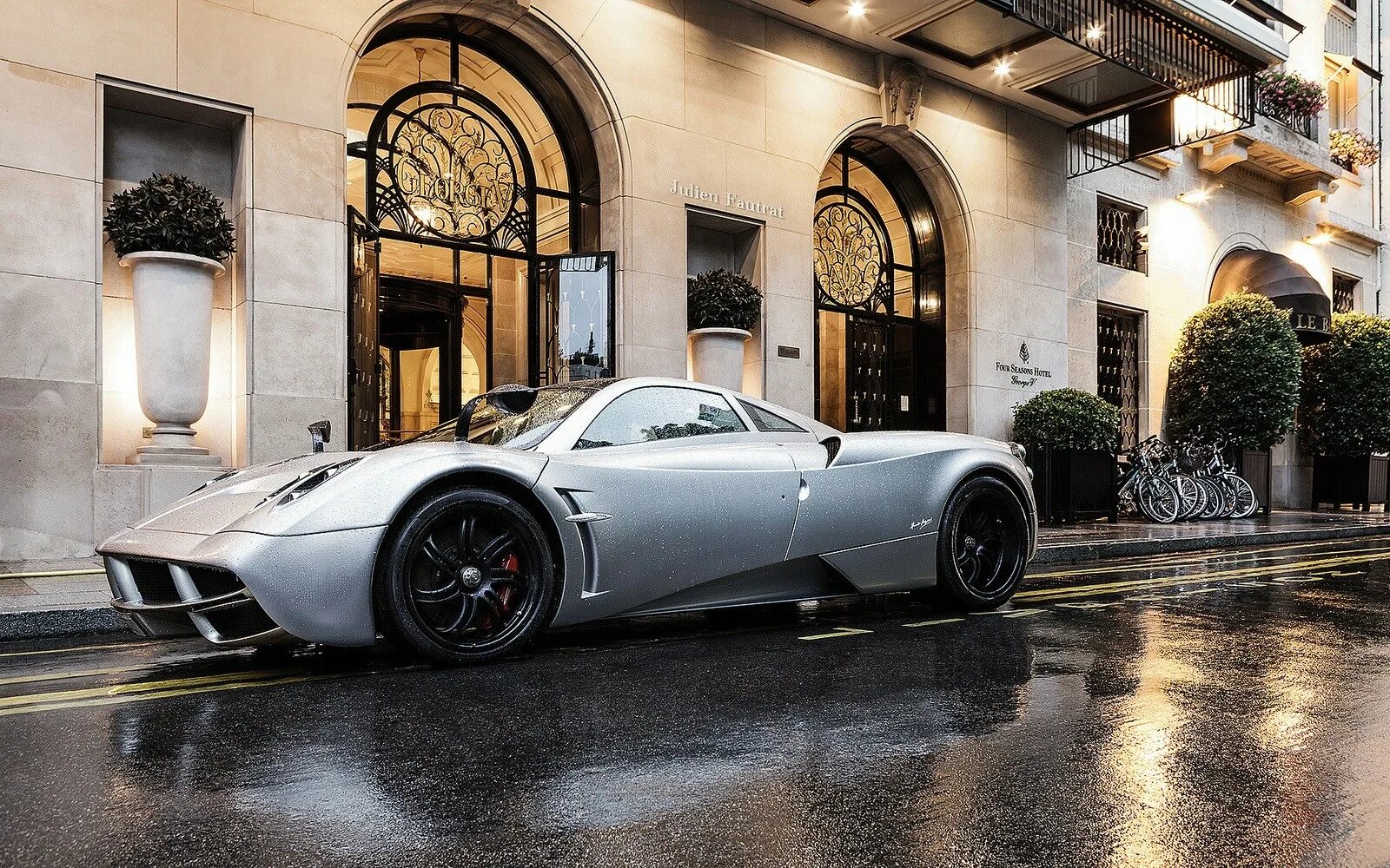 Pagani automobili s p a. Pagani huayra. машина pagani huayra. пагани зонда и уайра. пагани зонда хуяра.