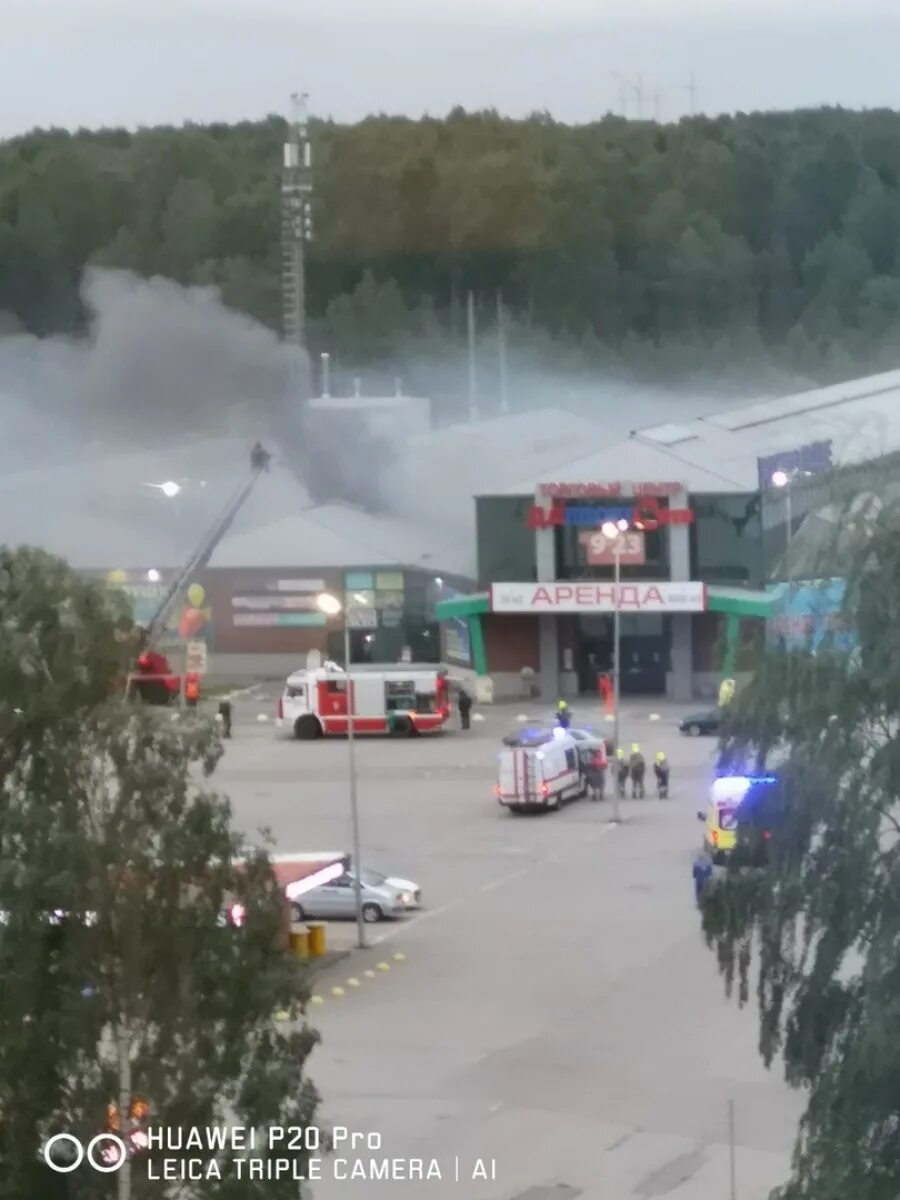 Что горит в горелово сейчас. Пожар в Горелово. Пожар в фитнес клубе. Пожар в Горелово сейчас. Пожар в Горелово сегодня.