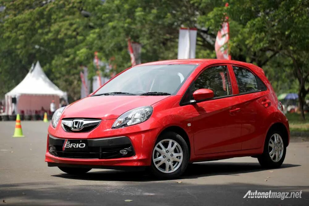 Honda brio 2024. Хонда брио мобилио. New brio rs at. Viral di mobil brio. Lebar honda brio.