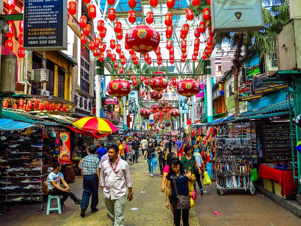 Chinatown Куала Лумпур. Chinatown - китайский квартал Куала Лумпур. Малайзия Чайнатаун. Чайна Таун в Куала Лумпуре.