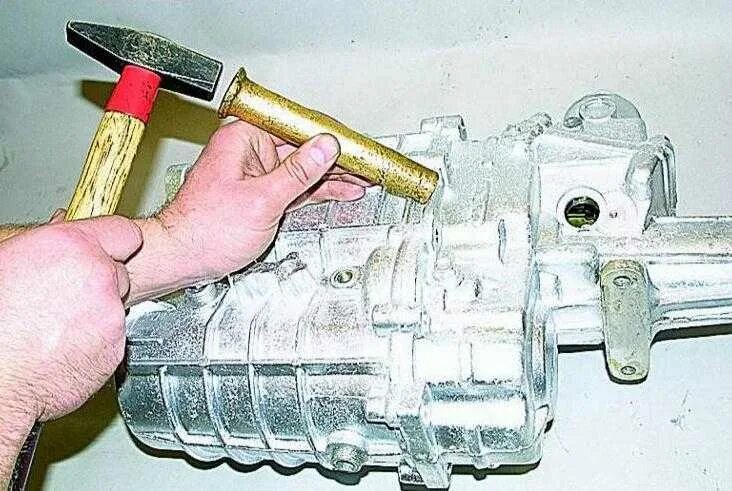 Как снять кпп волга Ремонт ГАЗ 3110 (Волга) : Разборка коробки передач