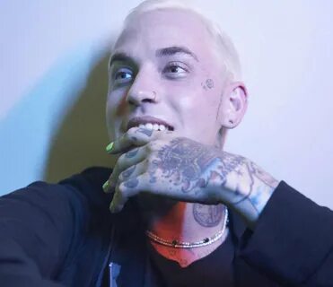 Blackbear hot