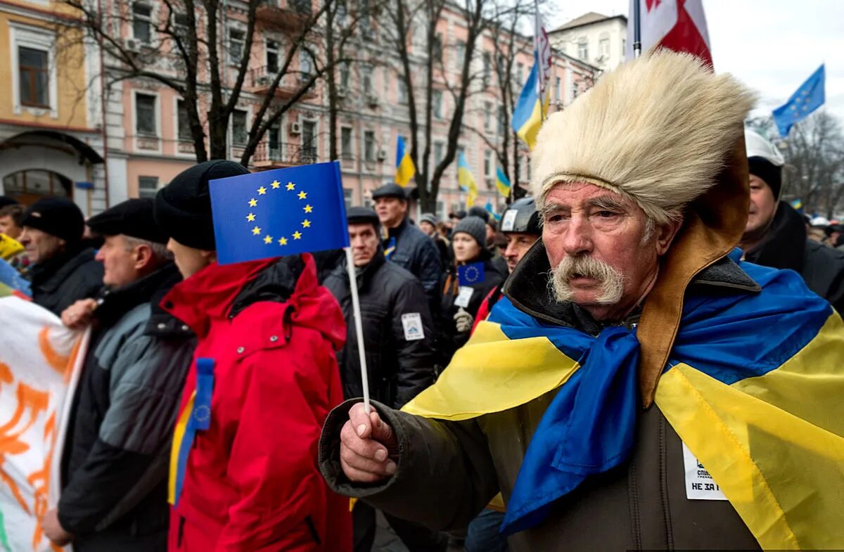 В каком году украинцы были включены. Жители Западной Украины. Патриот Украины. Жители Европы. Западные украинцы.