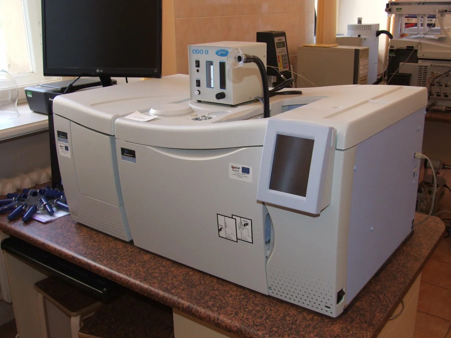 Clarus polaris. Clarus 500 хроматограф. clarus 580 газовый хроматограф. хроматограф clarus 680. хроматограф газовые clarus 500.