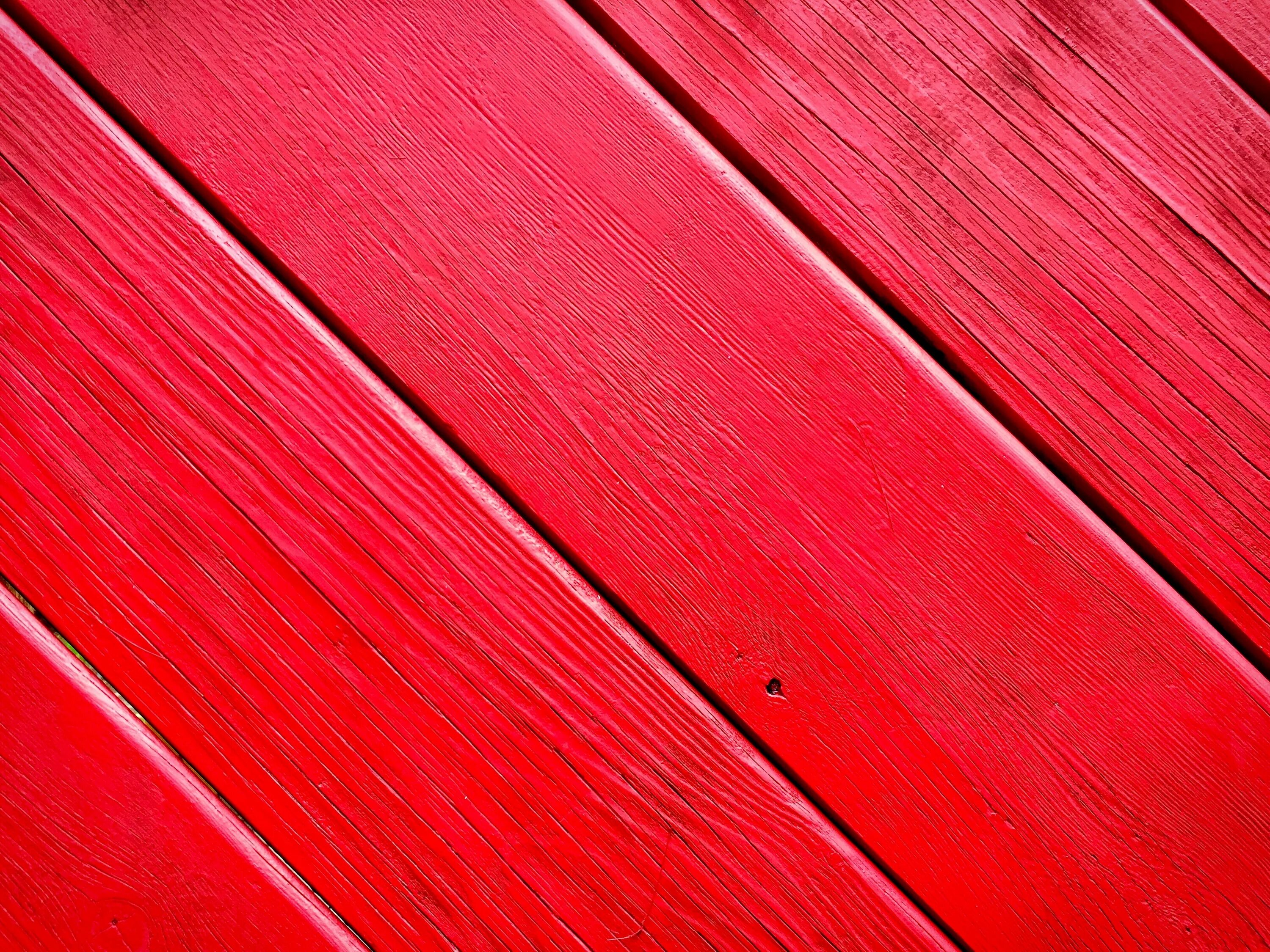 Красноватая краска из одноименного дерева 6 букв. Деревянный фон. Крашеное дерево. Крашеные доски. Красная доска.