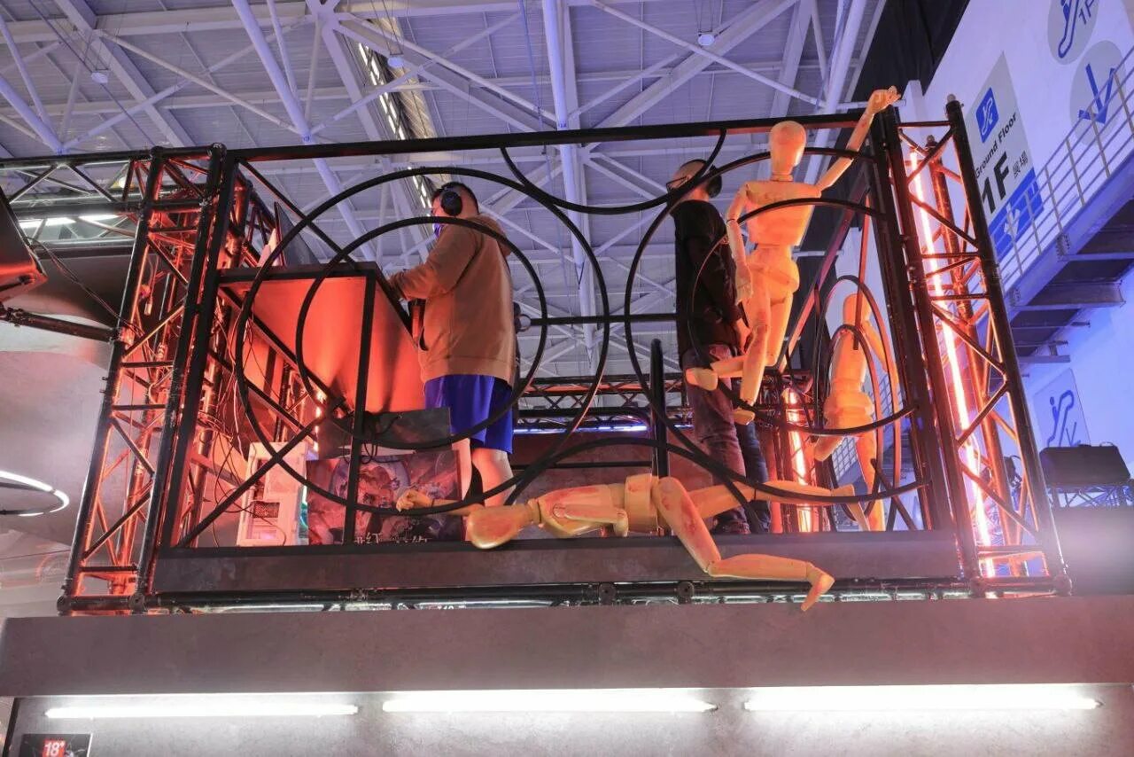 Atomic heart премиум издание. Atomic heart выставка. Atomic heart dlc. Atomic heart выставка. Atomic heart выставка.