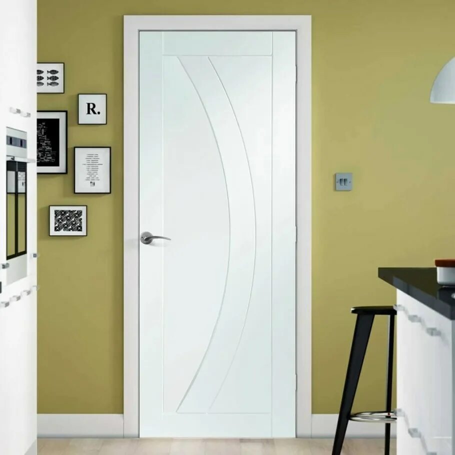 Белые двери в интерьере. Дверь для фотошопа. Межкомнатные двери belwooddoors svea. Дверь на белом фоне. Decanto двери межкомнатные.
