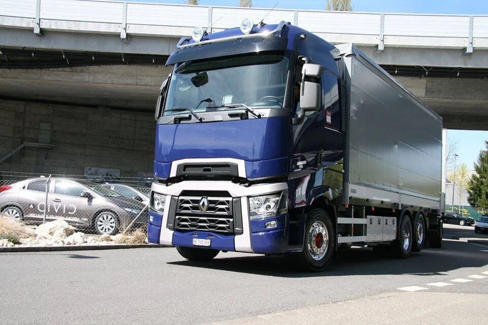 Рено т520. Тягач Рено т801. Рено т420. Renault Semi Trucks.