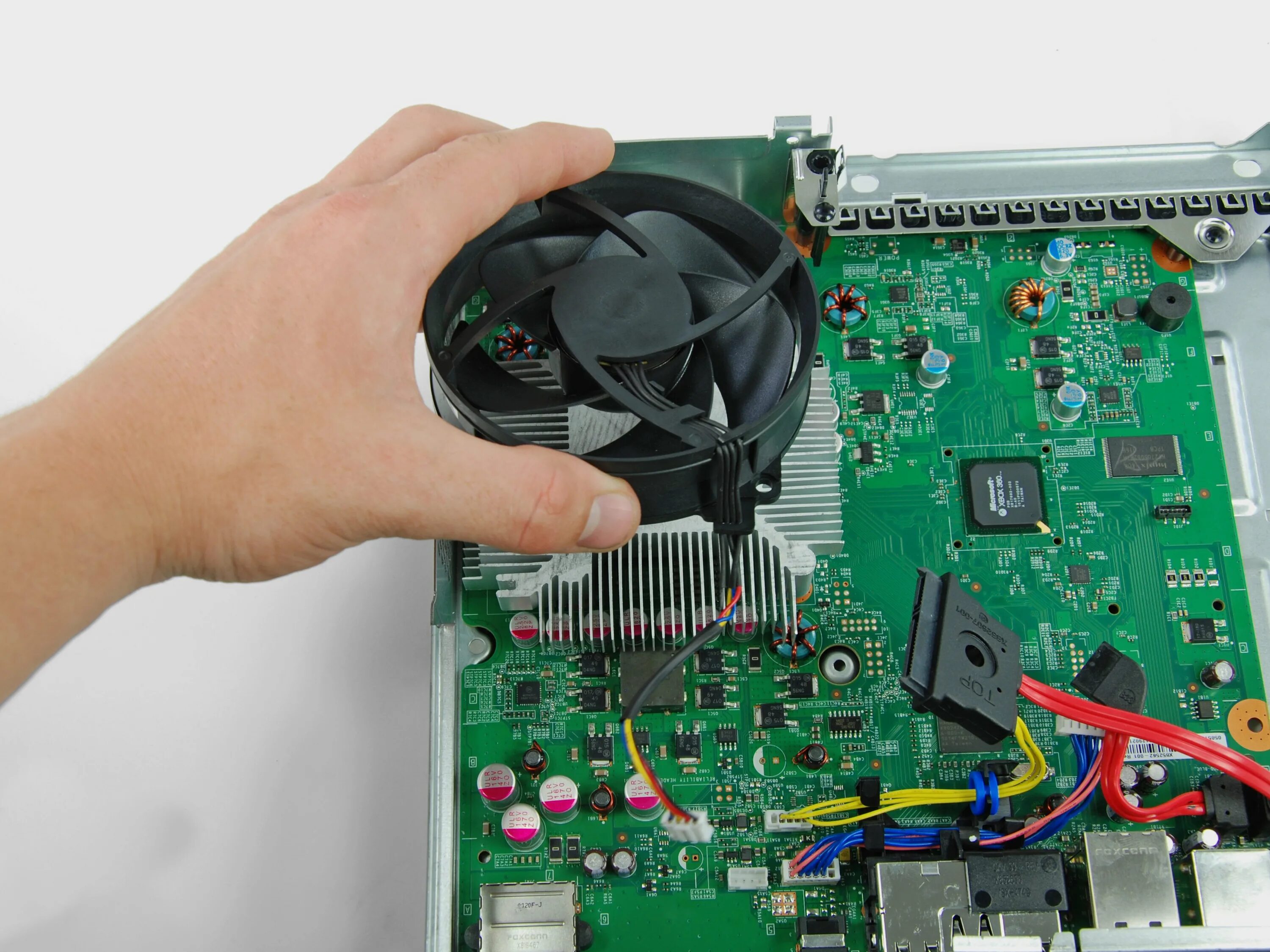 Как разобрать xbox 360 в домашних. Xbox 360 Slim motherboard. Вентилятор для Xbox 360 e. Xbox 360 Slim кулер. Вентилятор хбокс 360 слим.