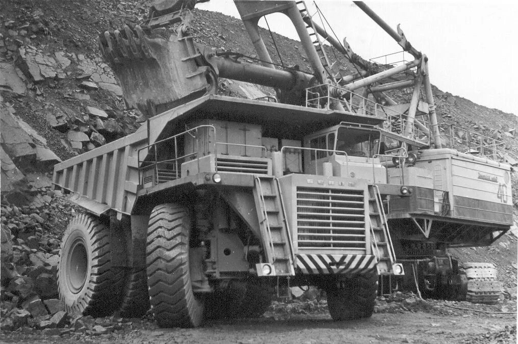 Белаз история. Белаз 7519. белаз 110 тн. белаз-7520. белаз 549.