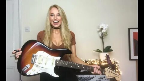 Fender Performer Series Strat Solo & Review Sophie Lloyd - YouTube.