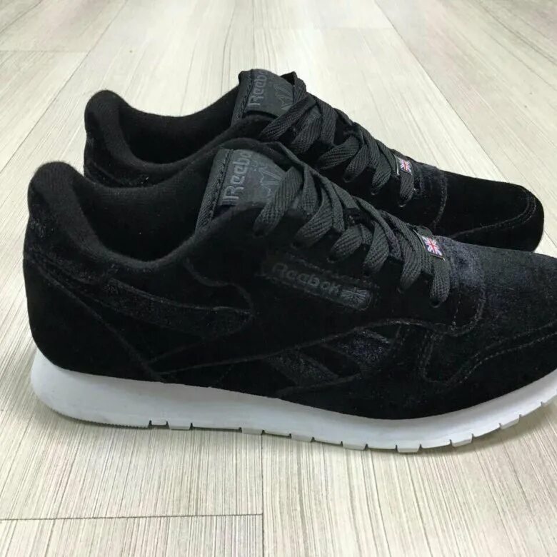 Велюровые кеды женские. Кроссовки velvet. Велюровые кроссовки. Кроссовки fila disruptor 2 velvet bronze rose. Велюровые кроссовки.