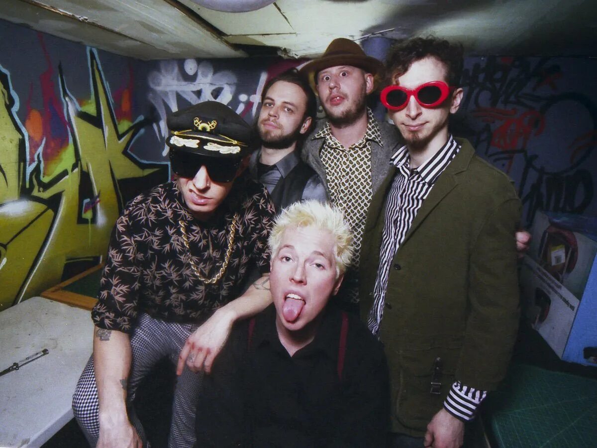 The brains video. The brains группа. brains группа венгрия. панки в нью йорке. crazy punk.