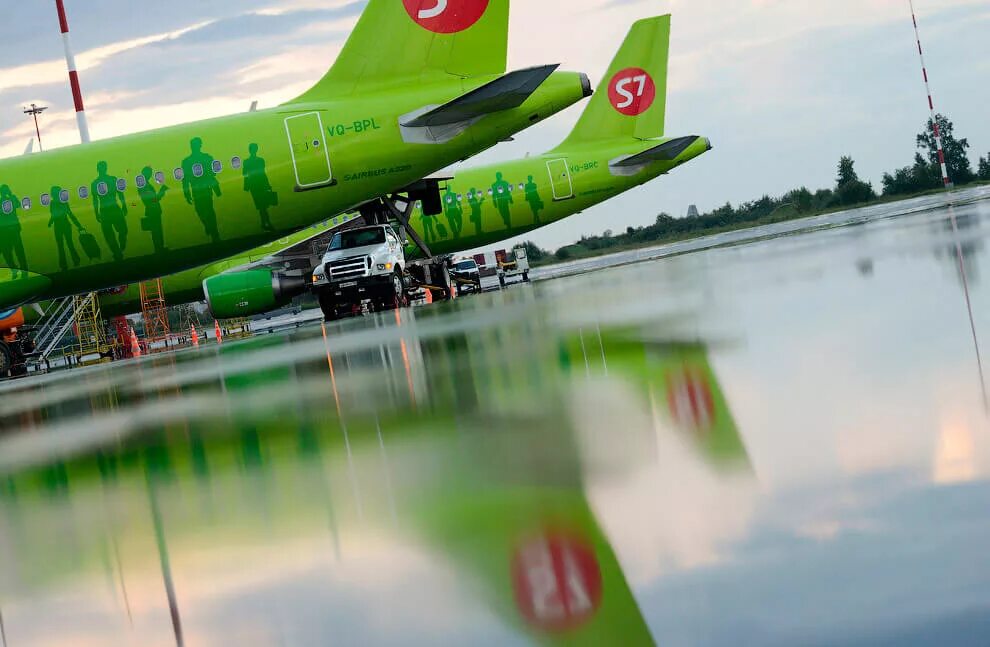 S7 747. зелёный самолёт s7. самолёты авиакомпании s7 airlines. S7 airlines авиапарк самолетов. Airbus a319 s7.