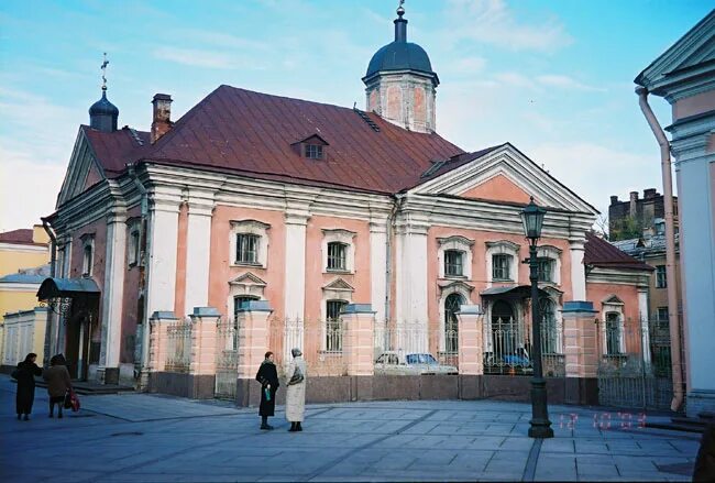 Храм трех. Спб храм трёх святителей. церковь трех святителей санкт-петербург васильевский остров. храм трех святителей фасад. васильевский остров церковь трех спасителей.