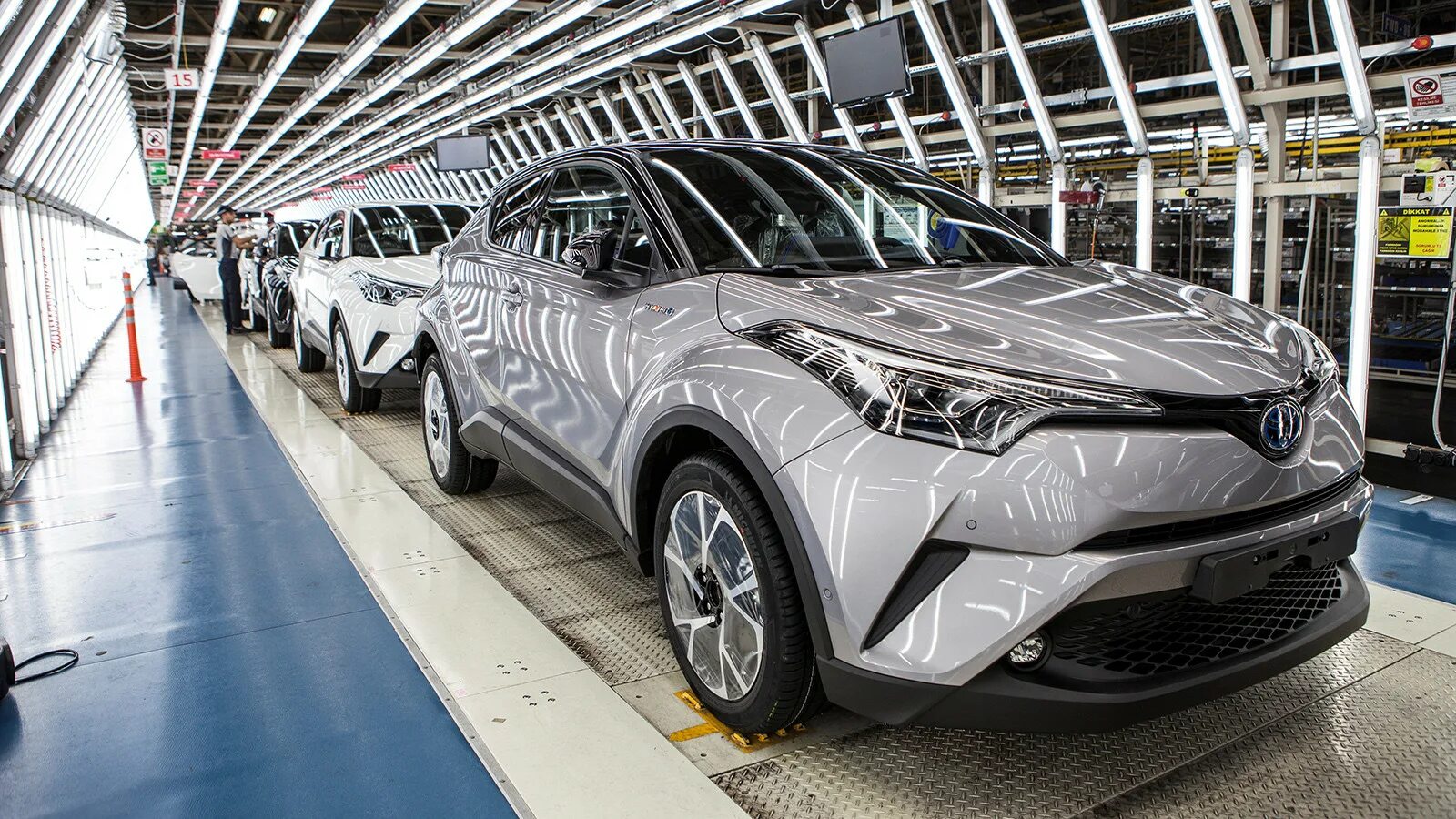 Азиатский автопроизводитель выпускает автомобили под 23. Toyota Motor Manufacturing Turkey. Завод Тойота в Японии. Турецкий автопром. Автомобилестроение в Турции.