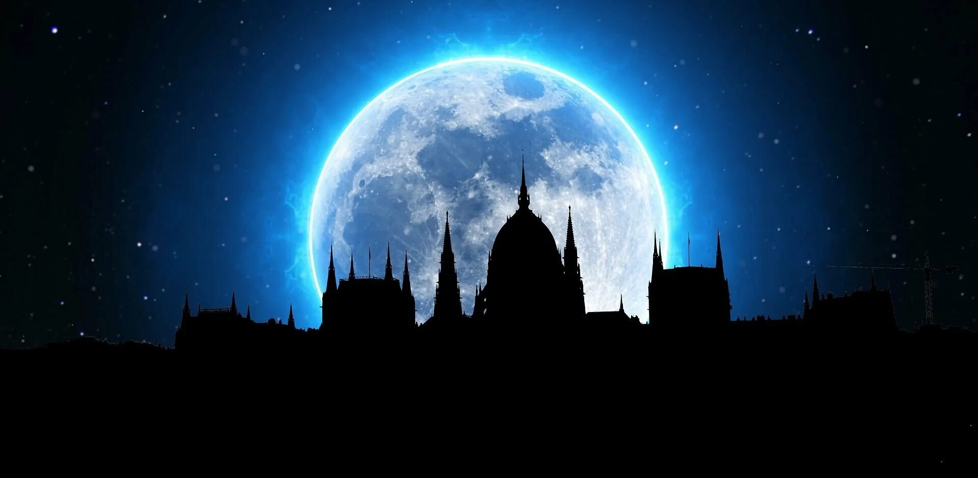 Город полумесяца дом пламени и тени. Луна над городом. Луна на фоне города. Город на Луне. Ночной город с луной.