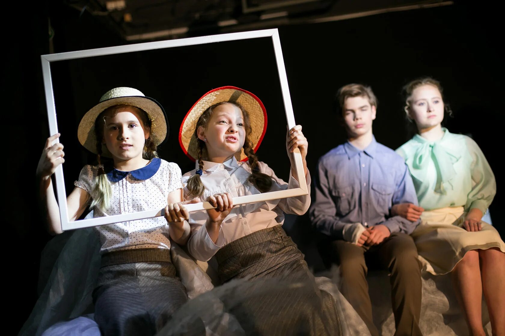 занятия в театральной студии для дошкольников. актерские навыки. актерские способности ребенка. театральная студия. театральная студия для детей.