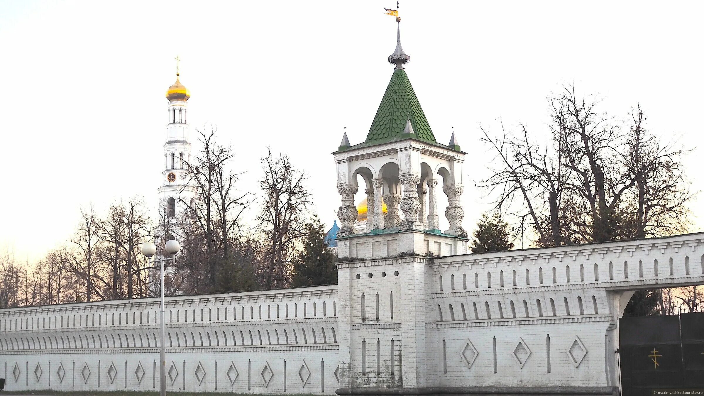 Свято никольский угрешский. Свято-Никольский Угрешский мужской ставропигиальный монастырь. Книга Николо Угрешский монастырь. Государевы палаты Николо Угрешский монастырь. Возрождение Николо Угрешского монастыря 1834.