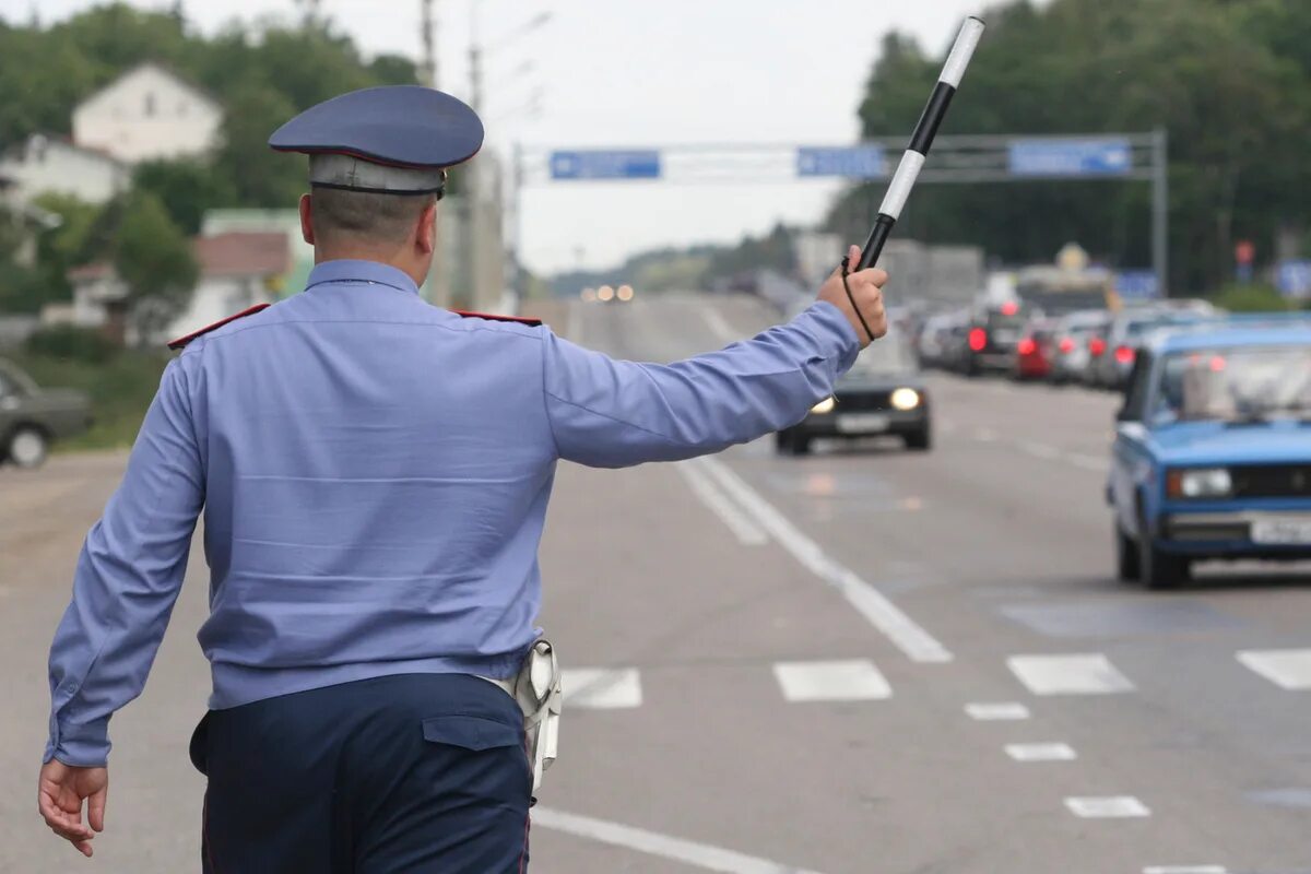 Имеет ли полиция останавливать машину