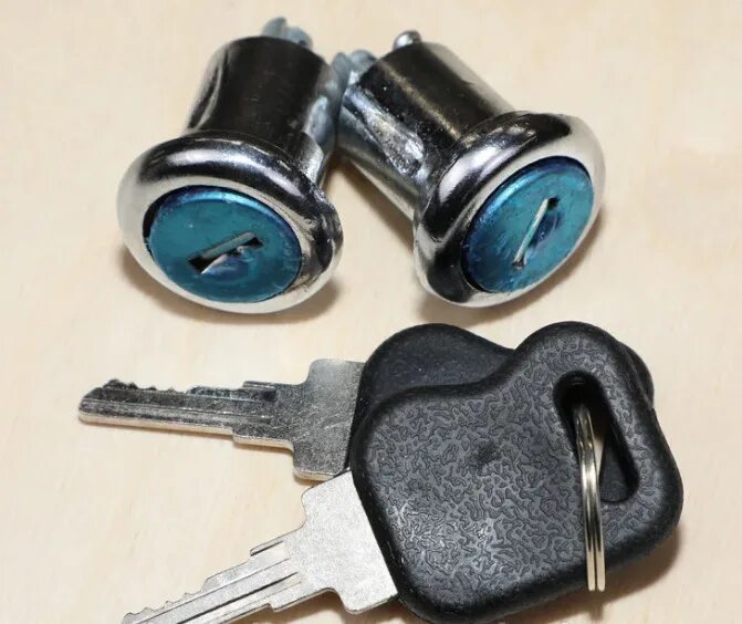 Личинка замка газ 3302. Замок двери 3302-6105080 газ. Личинка замка двери газель. Личинки дверей 3302 бортовой. Личинка замка двери газель.