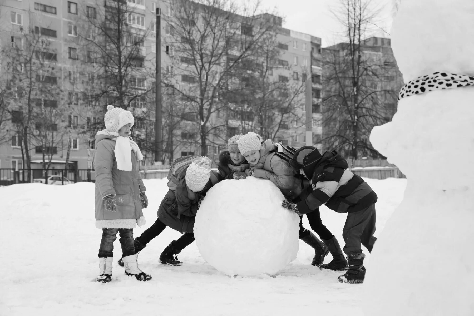 Снежок ссср. Советское детство зимой. Советские дети зимой. Советское детство снежки. Счастливое советское детство зима.