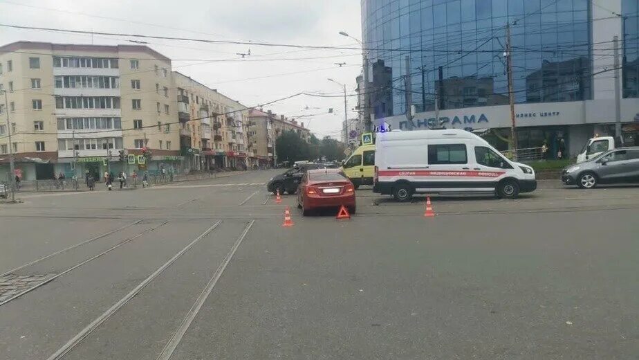 Новости клопс в калининграде на сегодня. ДТП С участием пешеходов. В Калининграде около школы 4 происшествие. ДТП В Калининградской области.