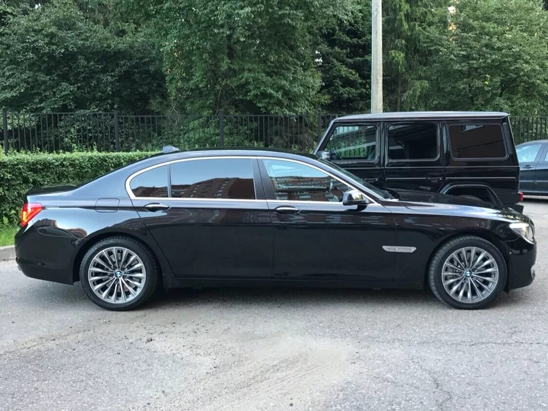 Бмв 750 f01. БМВ 750li f01. БМВ 750 li f02. BMW f02 750li XDRIVE. BMW 750li 2011.