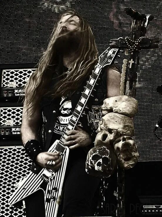 Society m. Закк Уайлд и Даймбэг Даррелл. Закк Уайлд рок звезда. Zakk Wylde 1990. Закк Уайлд с крестом.