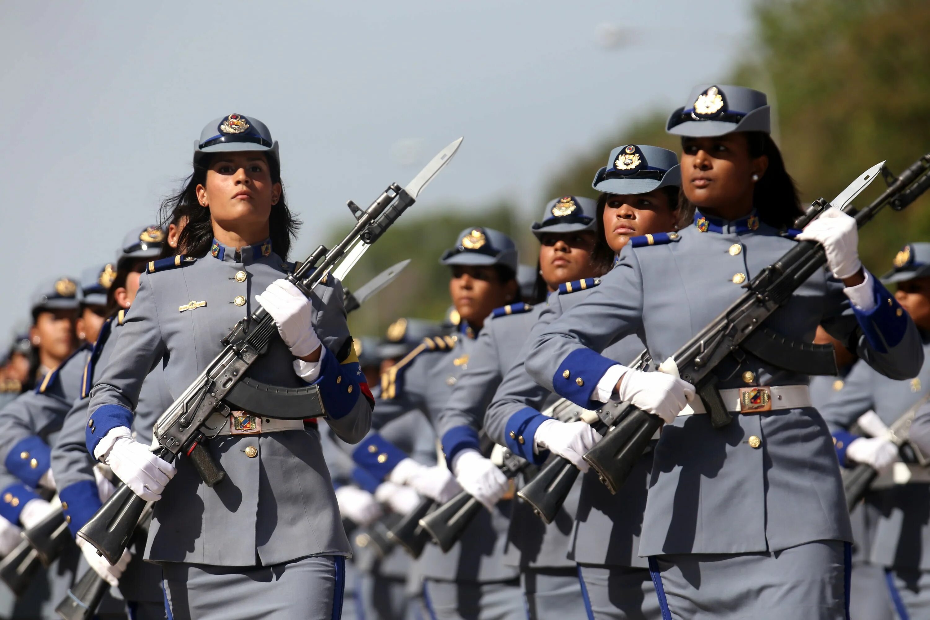 АК-103 Венесуэла. Национальная гвардия Венесуэлы. Чилийская Военная форма. Сухопутные войска Венесуэлы. Военные формы оружие