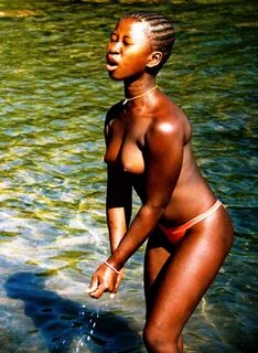 Slideshow african topless women.