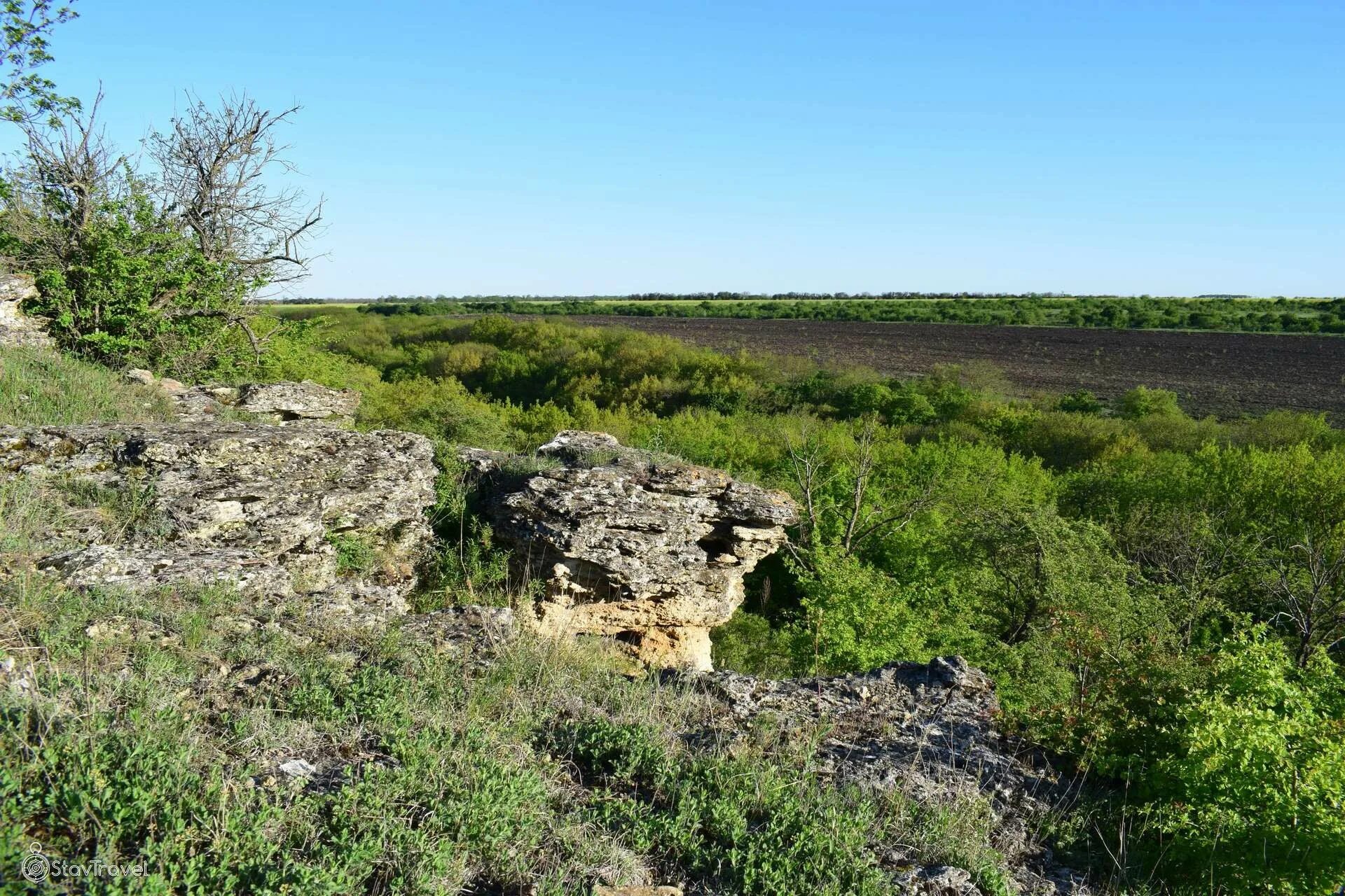 Золото ставропольского края. Село Подлужное Изобильненский район Ставропольский край. Каменный хаос Подлужное. Золотой Родник Юровка. Каменный Хаус село Подлужное.