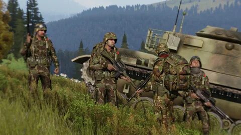 Три военно