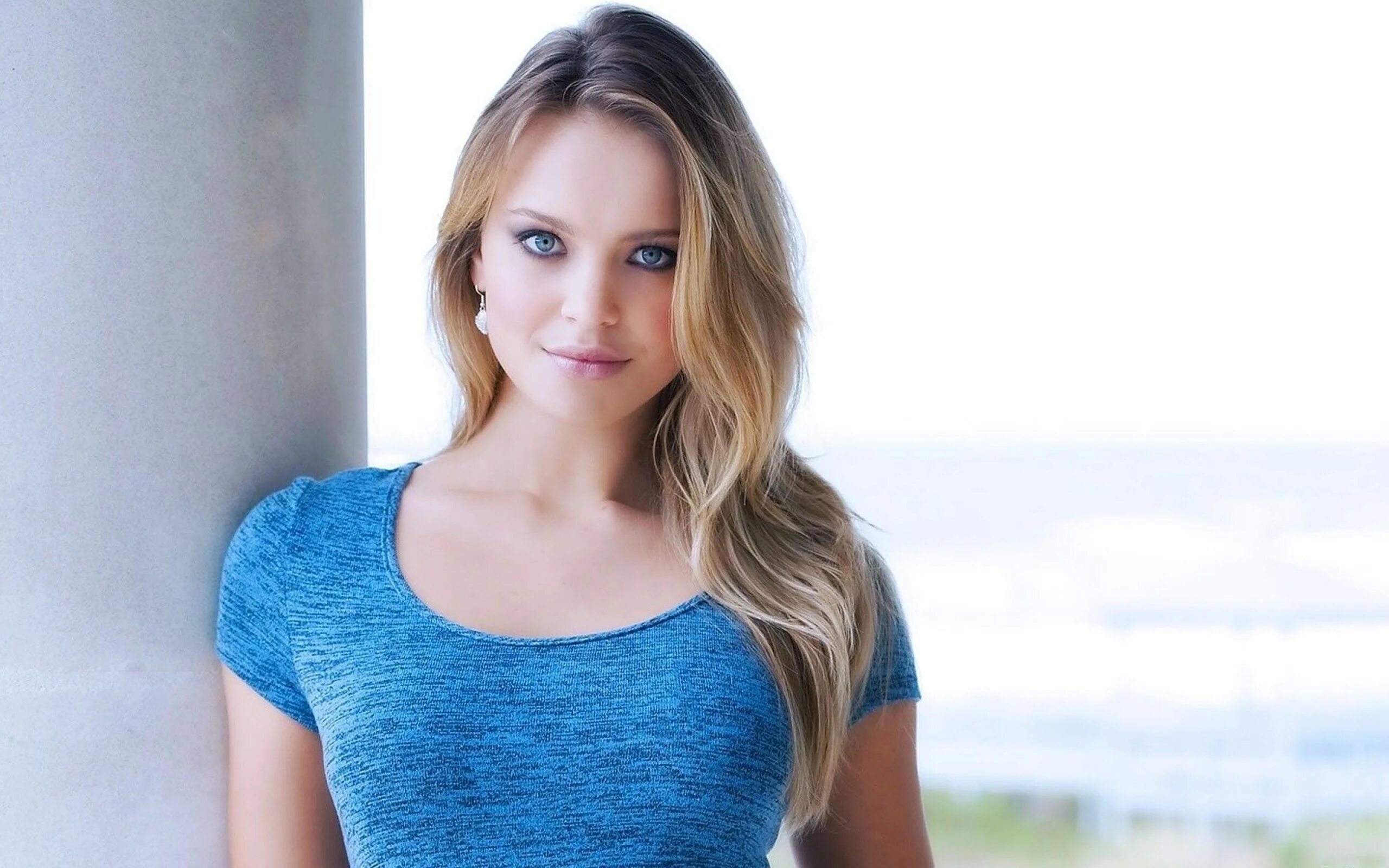 Nice girls go. Charlie boyde фотомодель. Ashley ganns. Эмили радд 2019. Nice girls go.