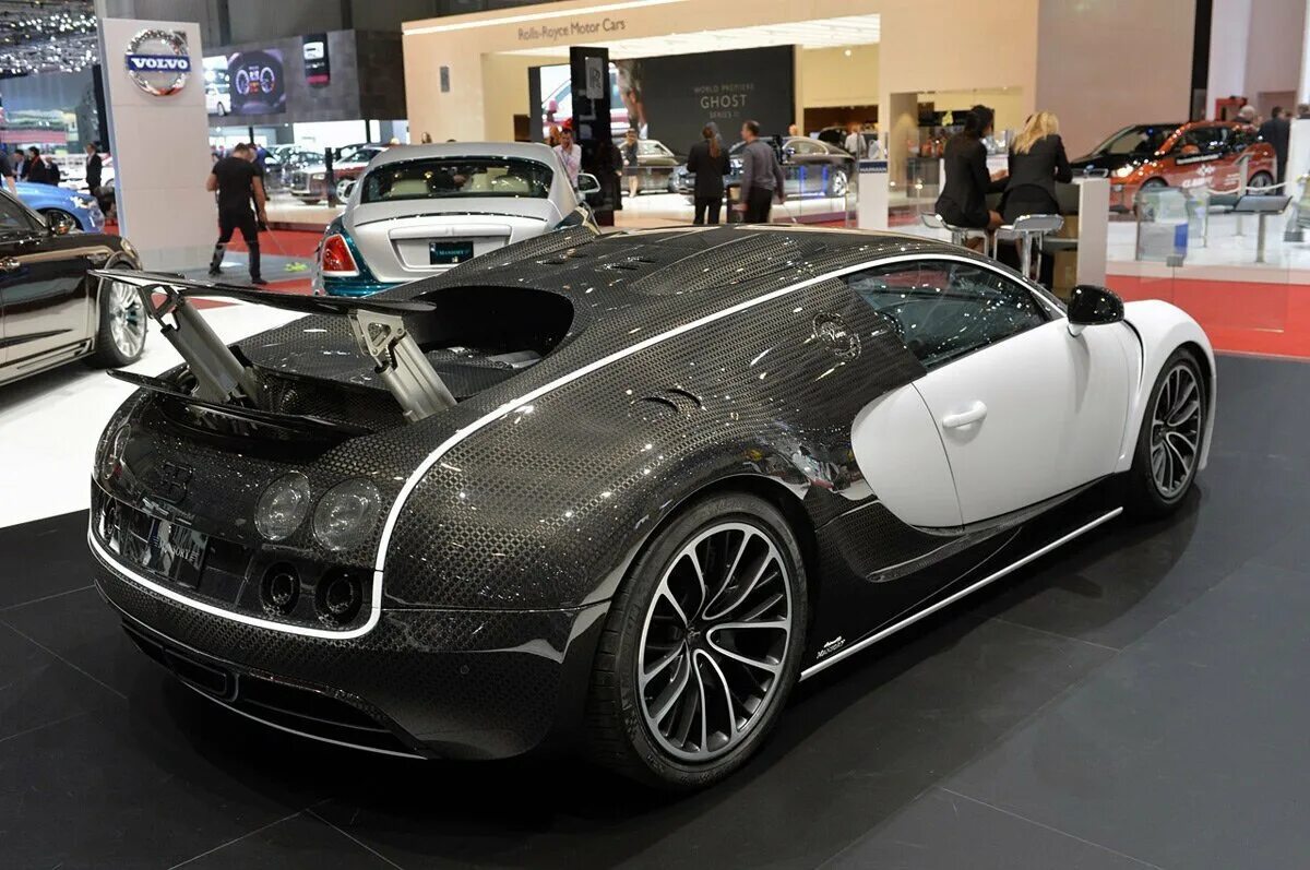 Сколько бугатти в мире. Бугатти Вейрон мансори. Машины Bugatti Veyron Mansory. Bugatti Veyron Mansory vivere. Limited Edition Bugatti Veyron by Mansory vivere.