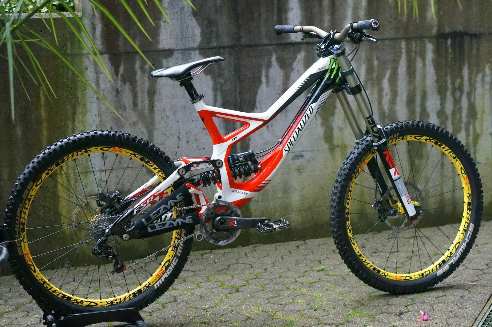 Specialized demo 8. Велосипед specialized Demo 8. Двухподвес specialized Demo 8. Specialized даунхилл. Спешелайзед демо 8.