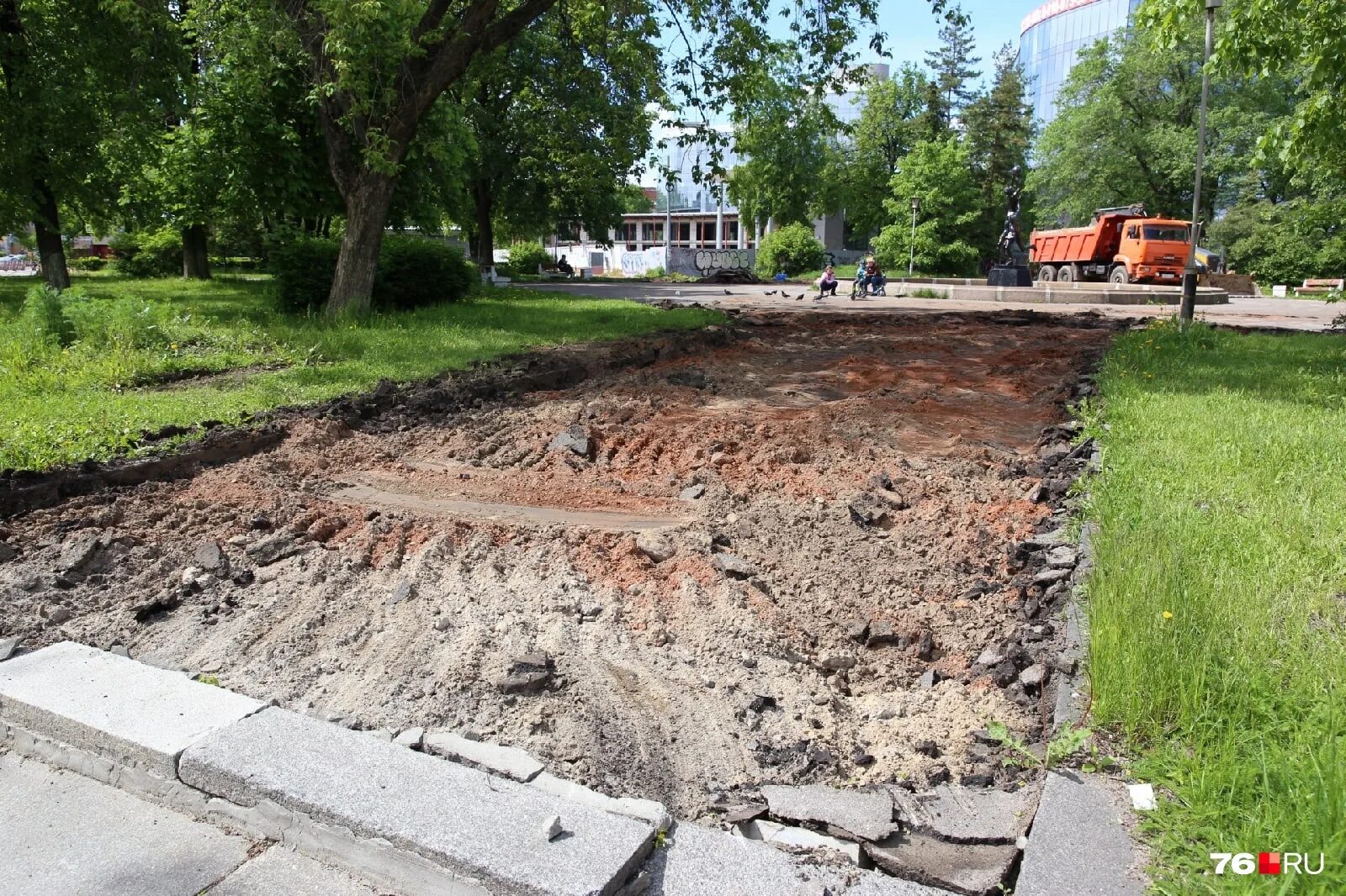 площадь труда 1 ярославль. ярославль башня у шинника. площадь труда 1 ярославль. площадь труда ярославль 70.