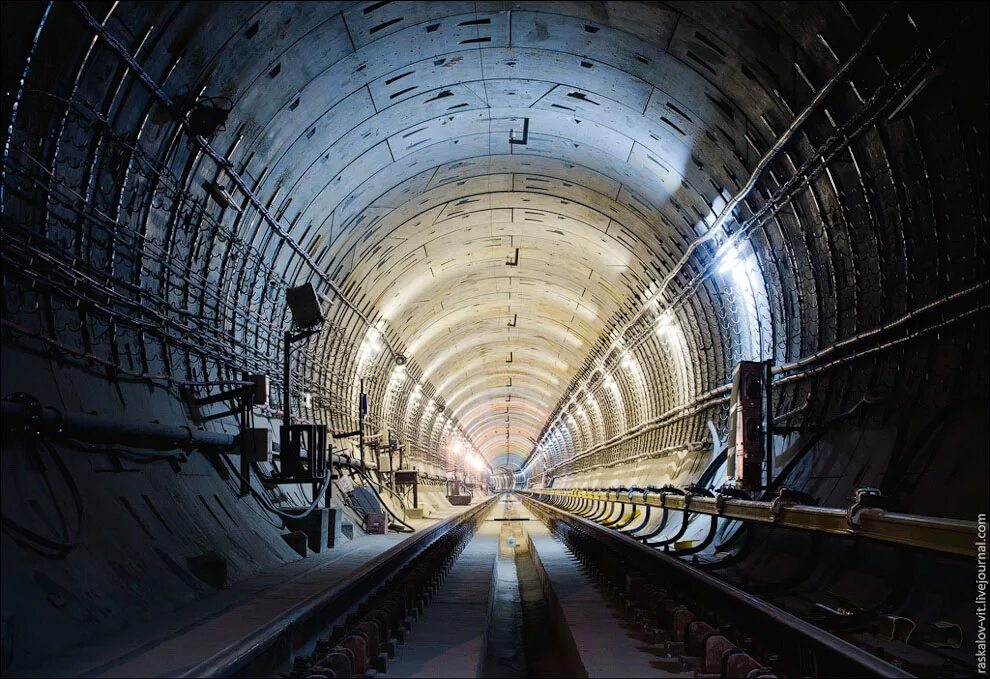 Туннель московского метро. Метро Москвы Люблинско-Дмитровская линия. Тоннель Московского метро. Станции ЛДЛ. Московское метро тоннель станция.